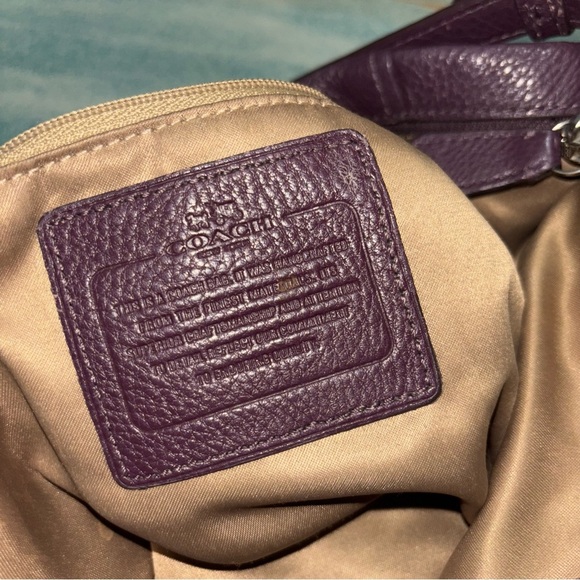 Coach shoulder crossbody Hobo pebbled bag dark plum - Picture 12 of 13